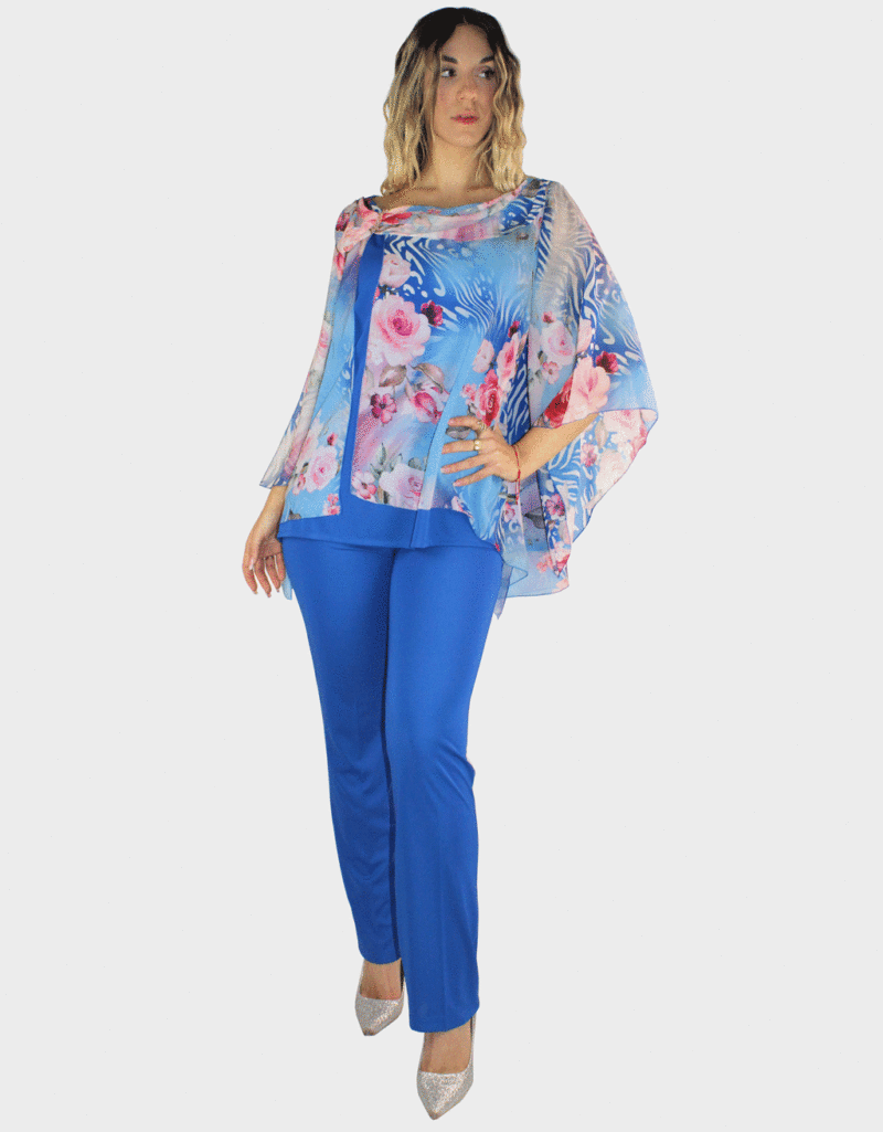Completo due pezzi azzurro di Sharon.