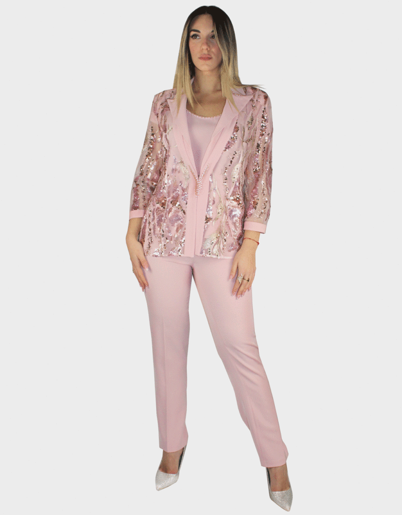 Completo tre pezzi rosa di Sharon.